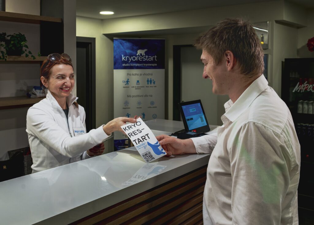 Recepce – předání dárkového poukazu/potvrzení o službě